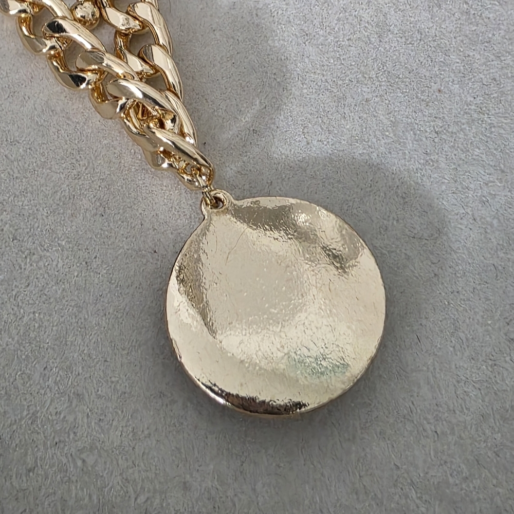 Gold Cuban Link Chain Necklace with Lion Head Pendant - Picture 5 of 6